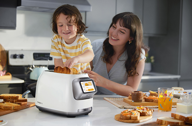 Tineco Toasty One smart toaster offers 8 personalized shade and crispness  settings » Gadget Flow